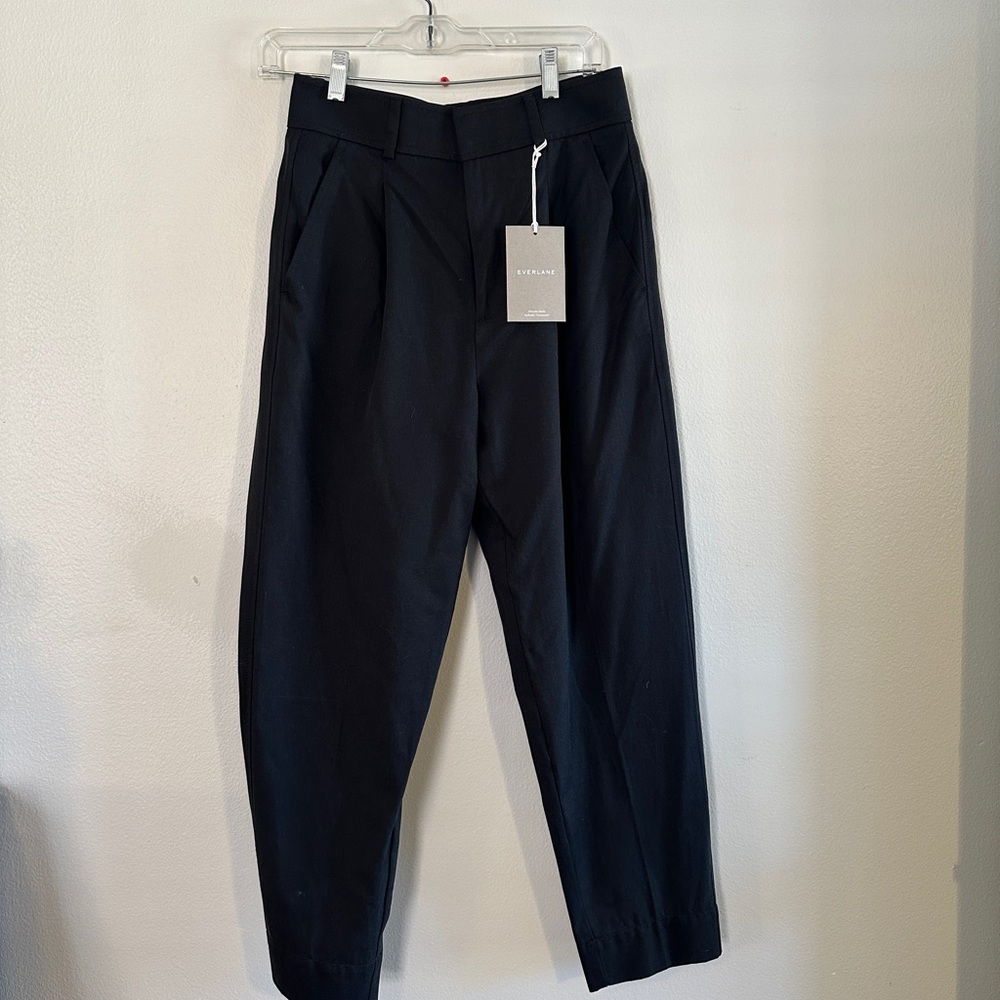 Everlane The Draper Tapered Pant in Buttersmooth size 2